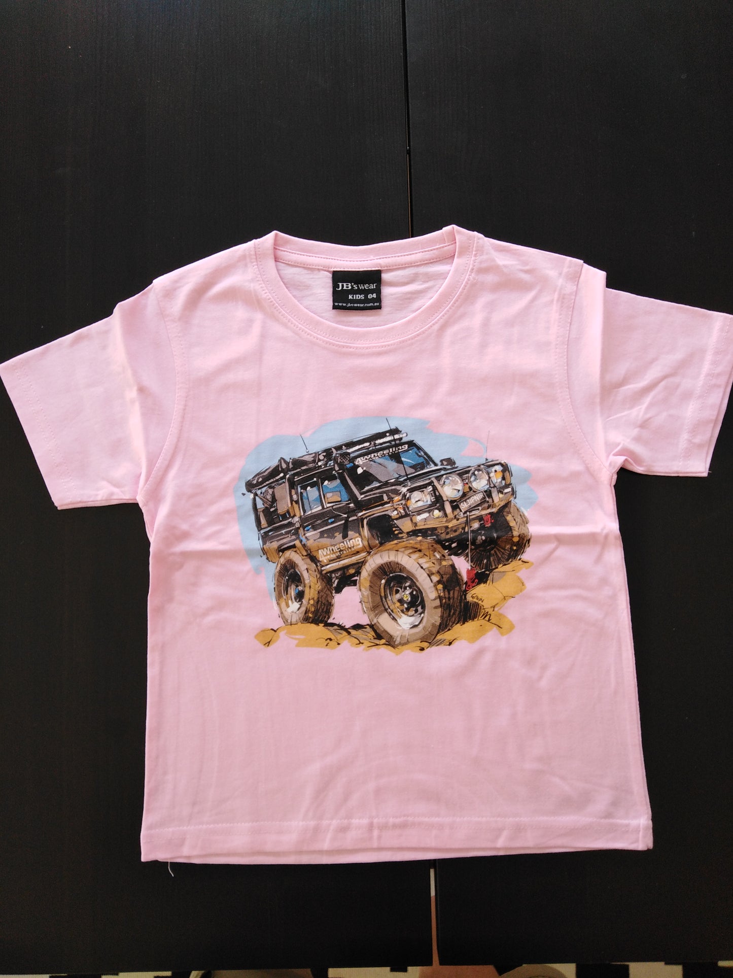 Kids Tee with color print